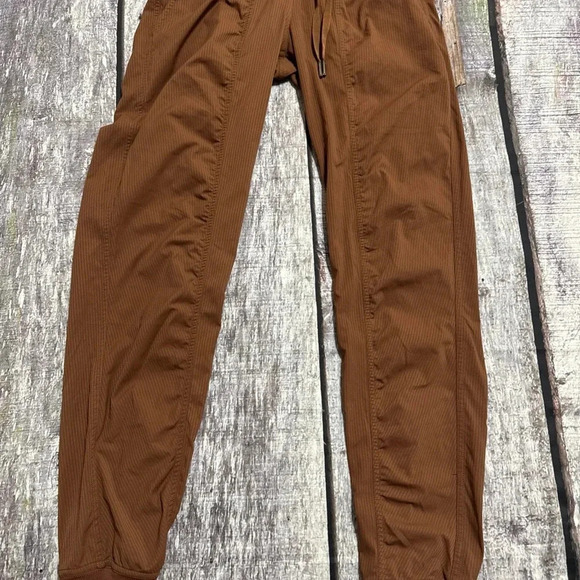 Lululemon Dance Studio Joggers - Picture 2 of 6